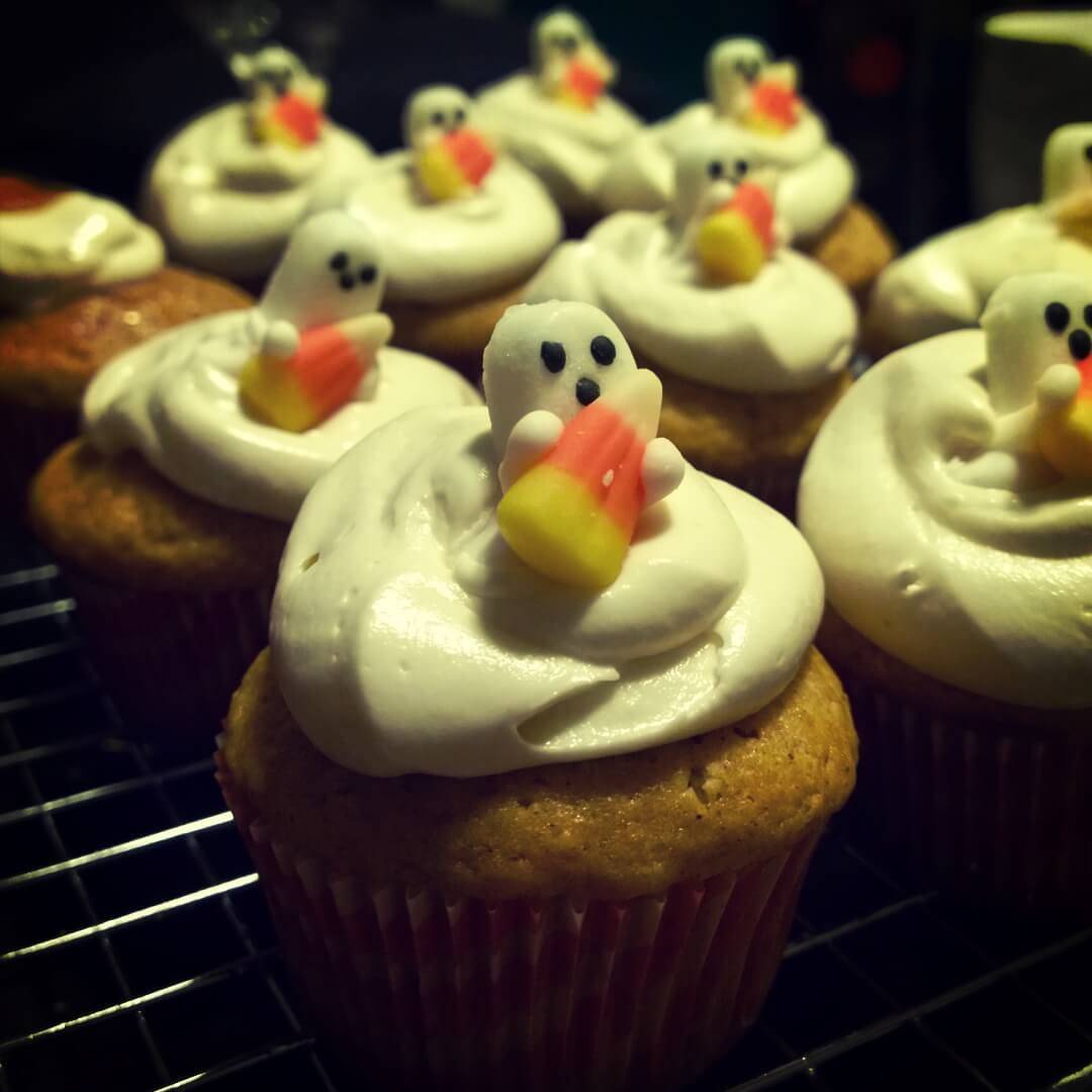 Drunken Spiced Rum Pumpkin Cupcakes with Marshmallow Frosting